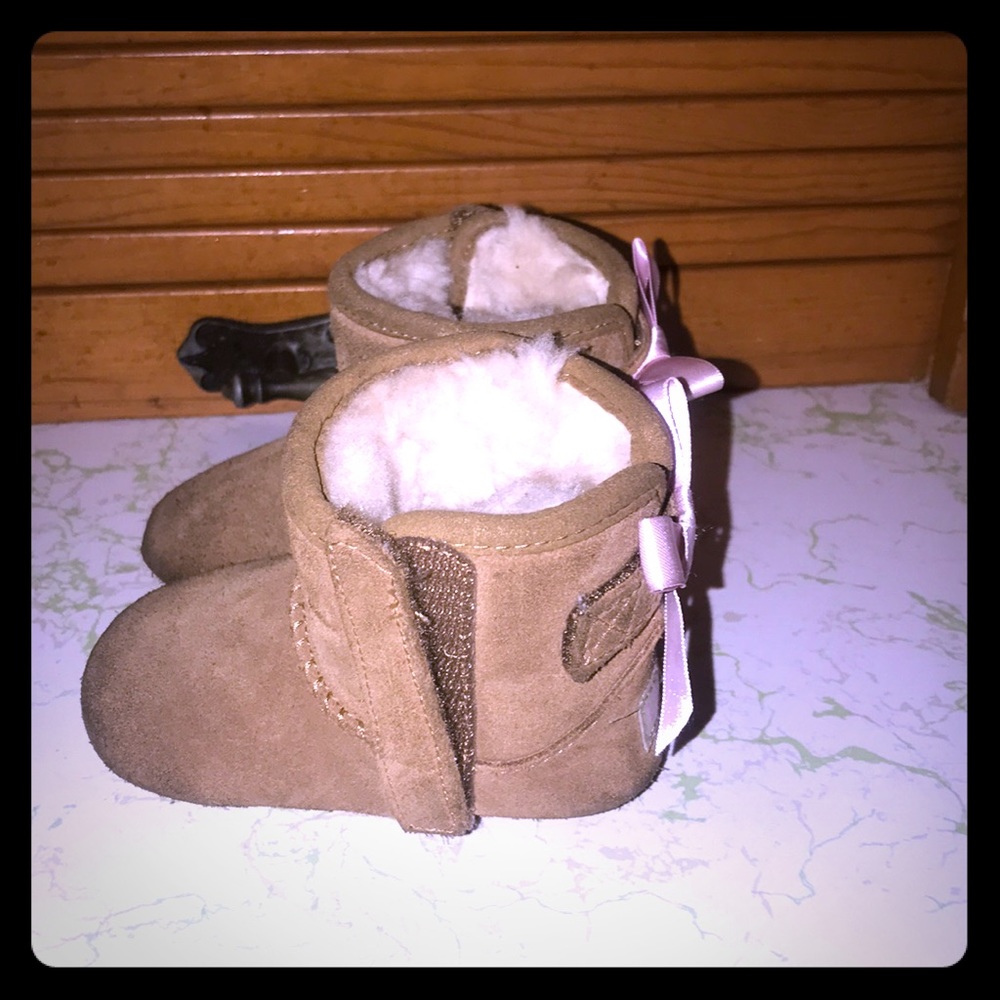 **LAST PRICE DROP****UGG Infant Girl Boots!!!!
